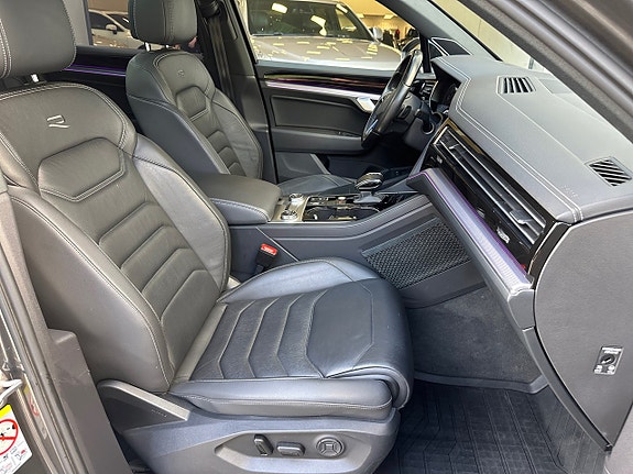 Volkswagen Touareg 12 of 25