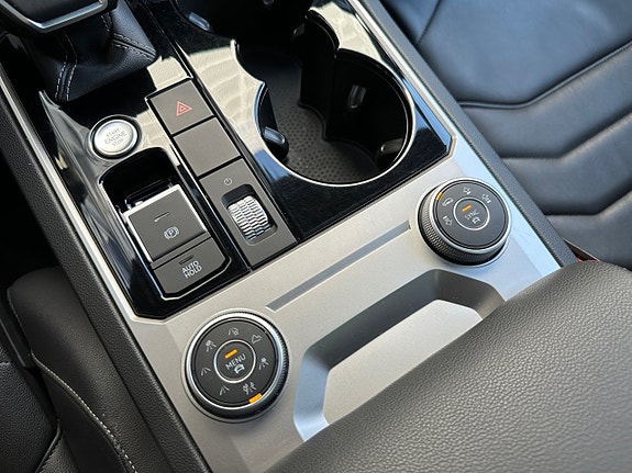 Volkswagen Touareg 14 of 25