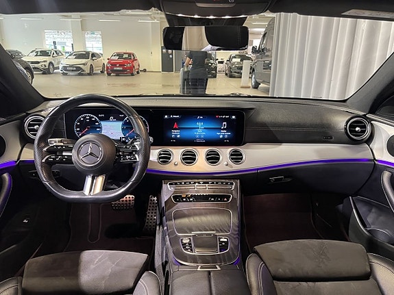 Mercedes-Benz E220 21 of 26