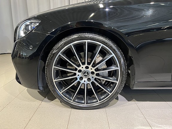 Mercedes-Benz E220 12 of 26