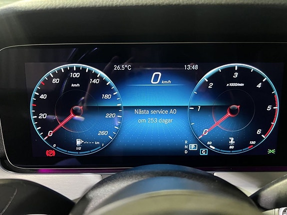 Mercedes-Benz E220 24 of 26