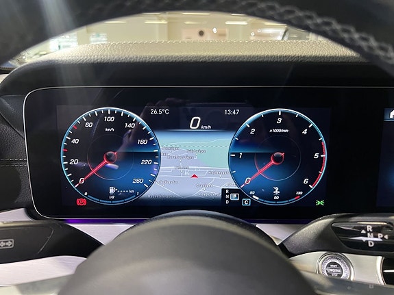 Mercedes-Benz E220 23 of 26