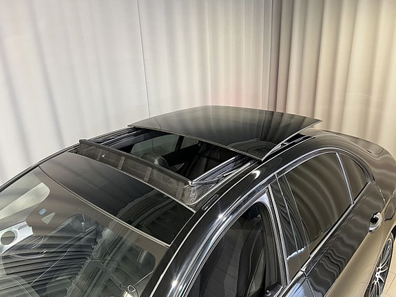 Mercedes-Benz E220 13 of 26