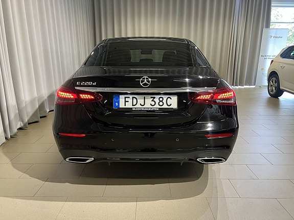 Mercedes-Benz E220 7 of 26