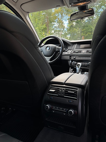 BMW 520d 4 of 11