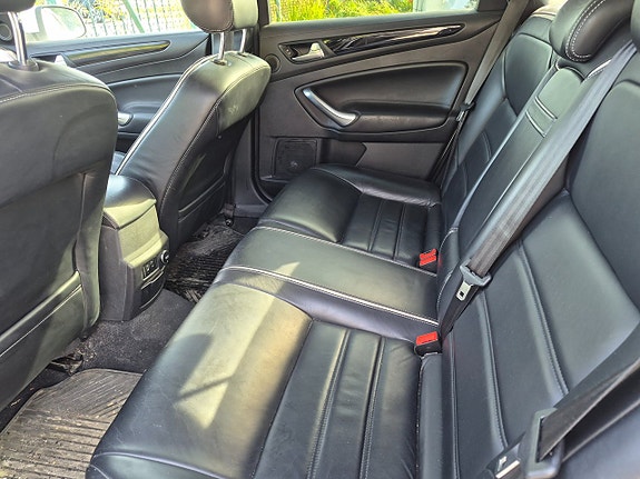 Ford Mondeo 28 of 30