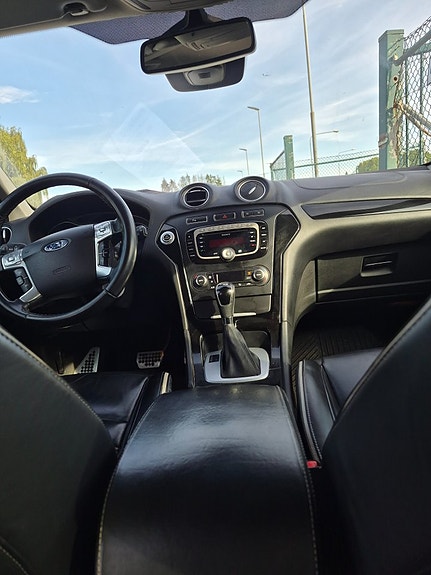 Ford Mondeo 24 of 30