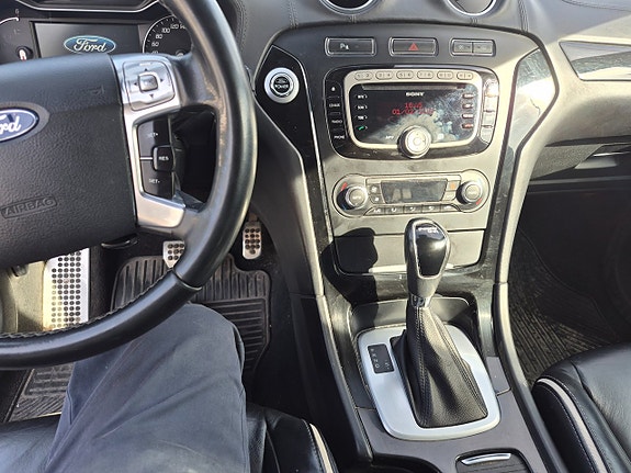 Ford Mondeo 30 of 30