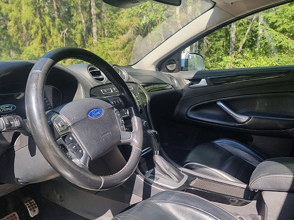 Ford Mondeo 14 of 30
