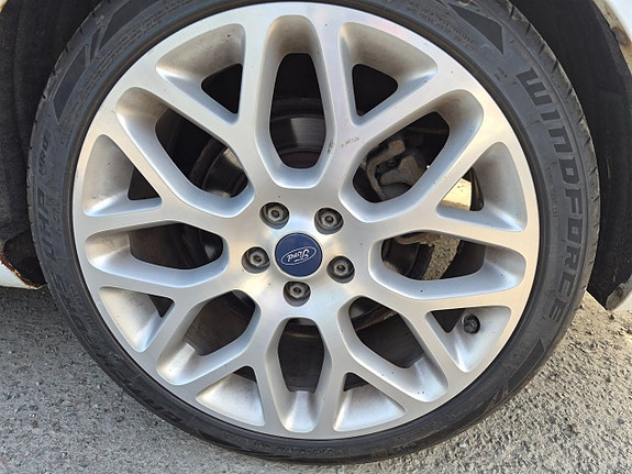 Ford Mondeo 26 of 30