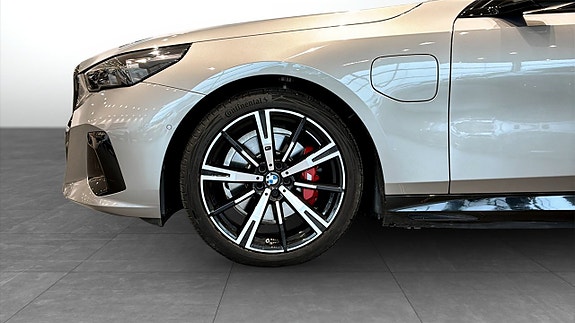 BMW 530e 9 of 9