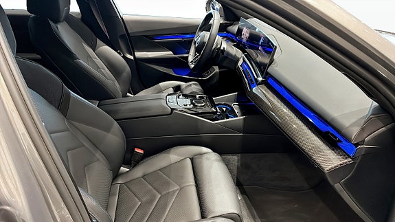 BMW 530e 3 of 9