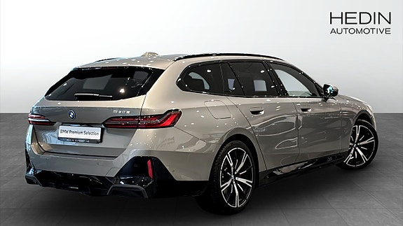 BMW 530e 2 of 9