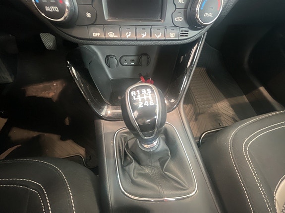 Kia Ceed 12 of 15