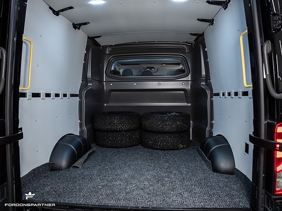 Volkswagen Crafter 13 of 30