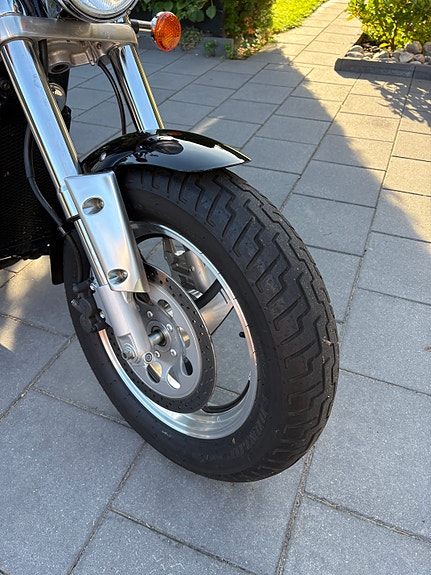 Suzuki VZ800 Marauder 4 of 5