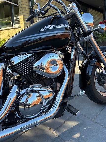 Suzuki VZ800 Marauder 3 of 5