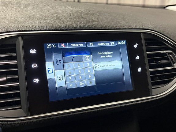 Peugeot 308 SW 12 of 13