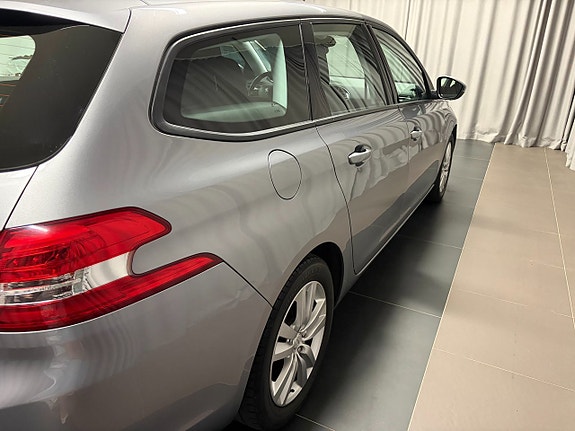 Peugeot 308 SW 4 of 13