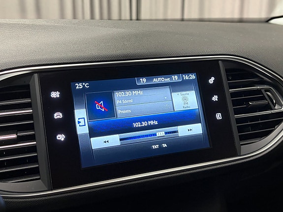 Peugeot 308 SW 11 of 13