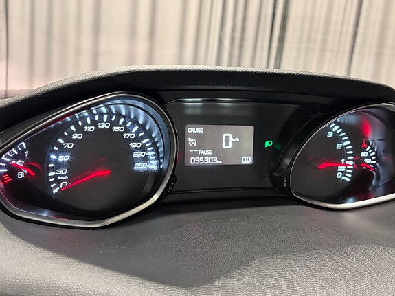 Peugeot 308 SW 13 of 13