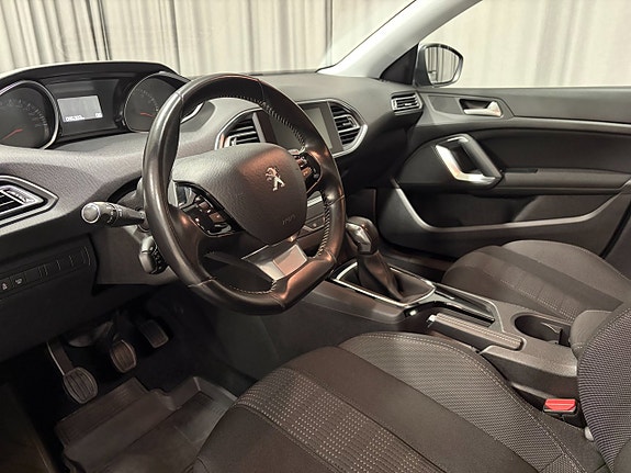 Peugeot 308 SW 8 of 13