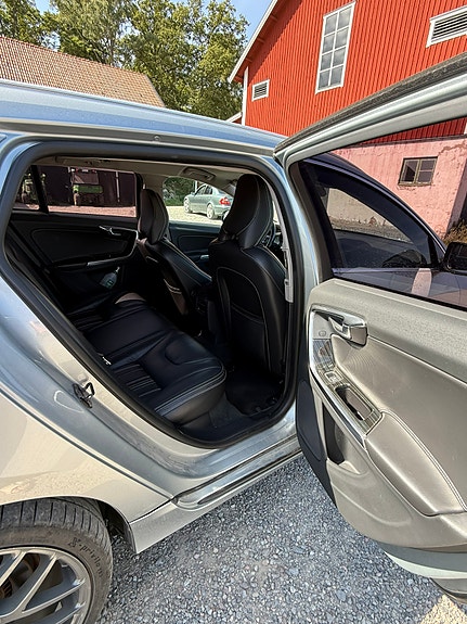 Volvo V60 6 of 8