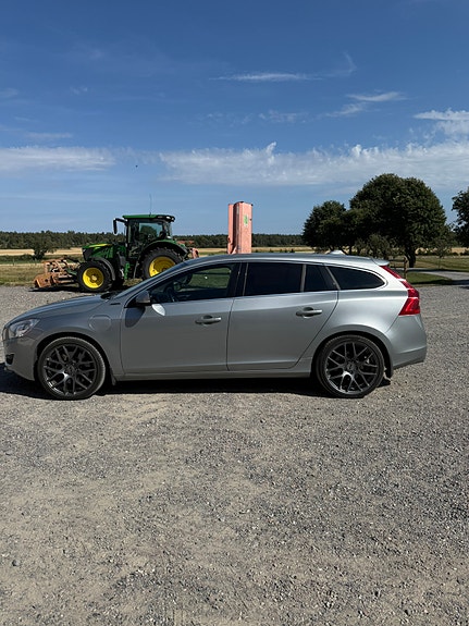 Volvo V60 4 of 8