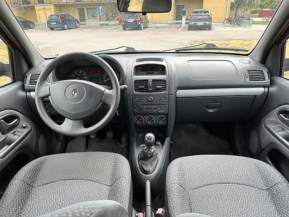 Renault Clio 10 of 10