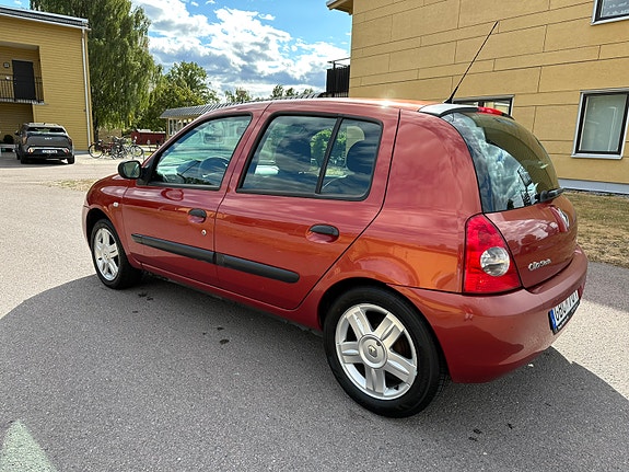 Renault Clio 3 of 10