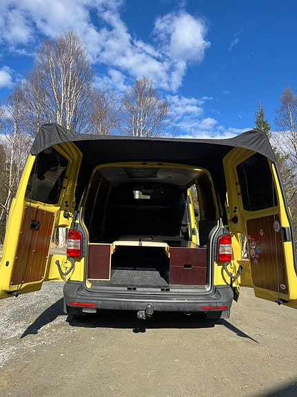 Volkswagen Transporter 10 of 16