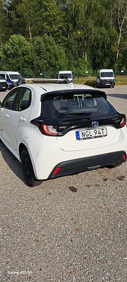Toyota Yaris 5 of 6