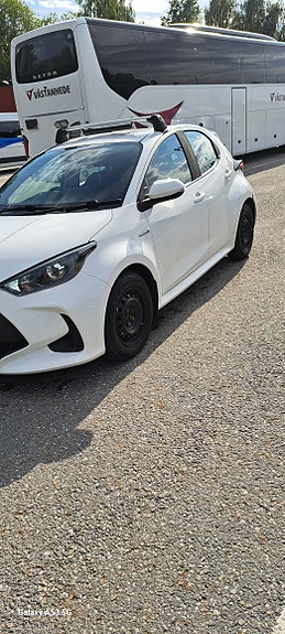 Toyota Yaris 4 of 6