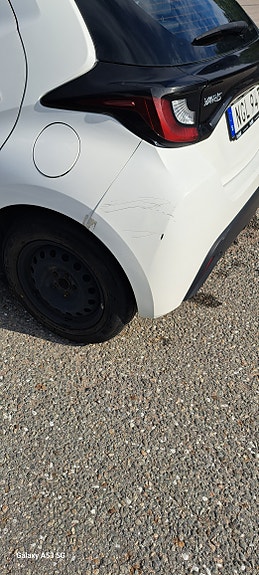 Toyota Yaris 6 of 6