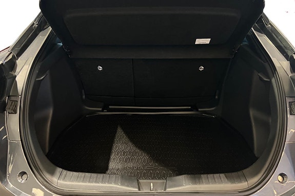 Toyota C-HR 12 of 21