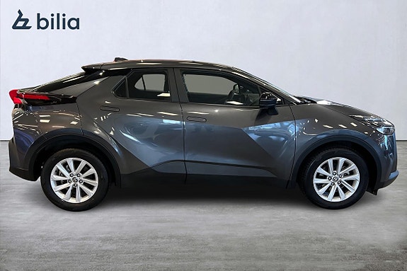 Toyota C-HR 18 of 21