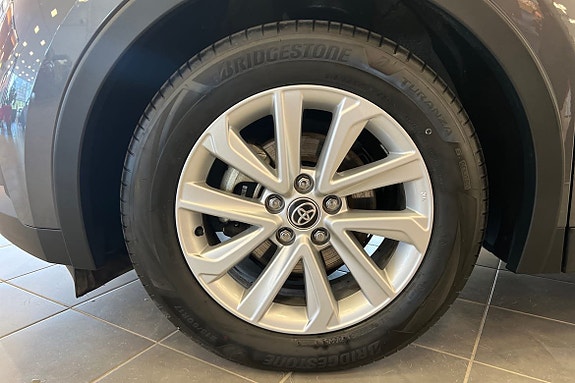Toyota C-HR 17 of 21