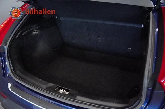 Volvo V40 Cross Country 15 of 28