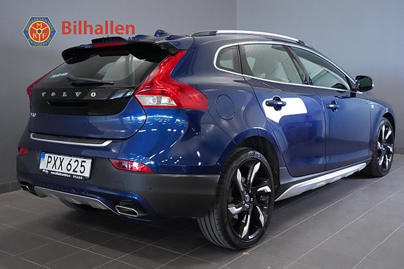 Volvo V40 Cross Country 12 of 28