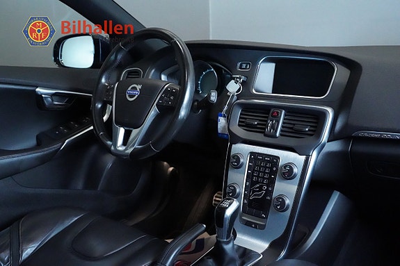 Volvo V40 Cross Country 18 of 28