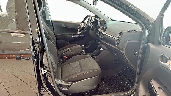 Kia Picanto 3 of 12