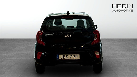 Kia Picanto 7 of 12