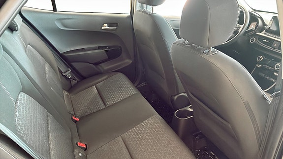Kia Picanto 5 of 12