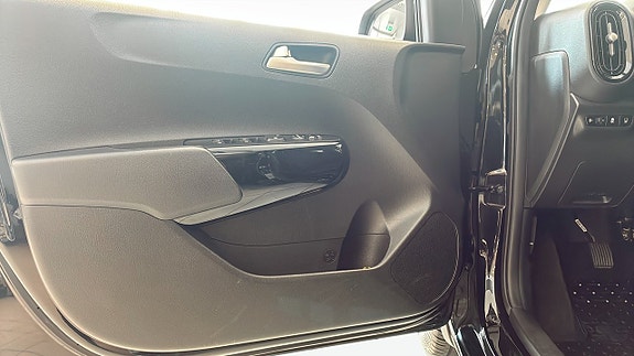 Kia Picanto 11 of 12