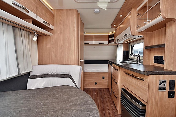 Knaus 420 QD Südwind Silver Selection, Dubbelbädd 6 of 24