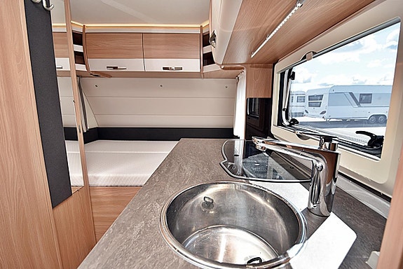 Knaus 420 QD Südwind Silver Selection, Dubbelbädd 10 of 24