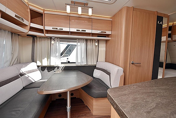 Knaus 420 QD Südwind Silver Selection, Dubbelbädd 4 of 24