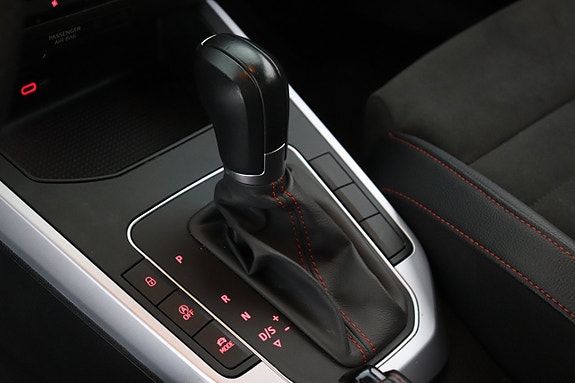 Seat Arona 16 of 21