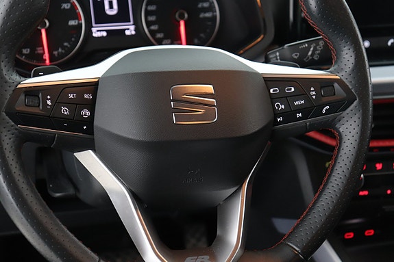 Seat Arona 17 of 21