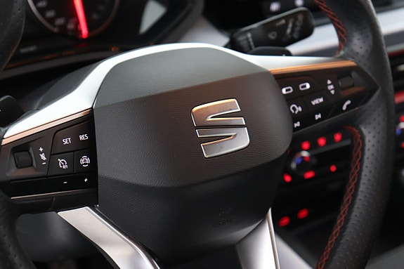 Seat Arona 14 of 21
